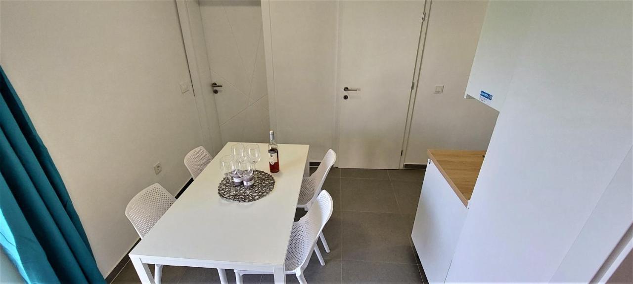 Vip Deluxe Apartment Arian Novalja Eksteriør billede