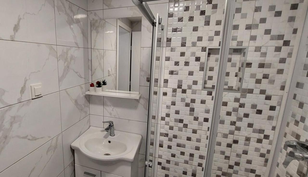 Vip Deluxe Apartment Arian Novalja Eksteriør billede