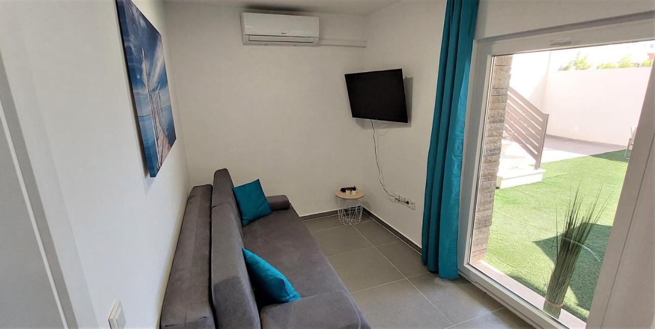 Vip Deluxe Apartment Arian Novalja Eksteriør billede