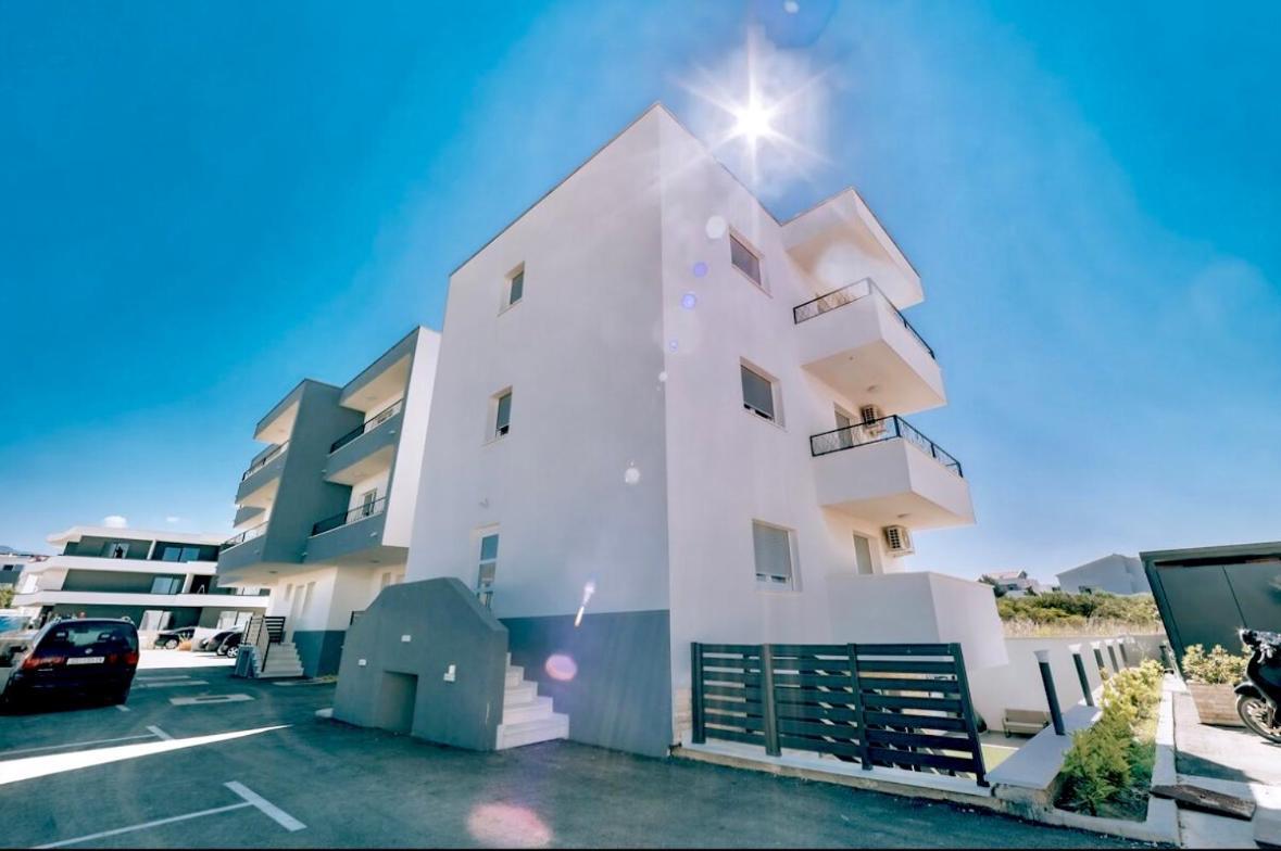 Vip Deluxe Apartment Arian Novalja Eksteriør billede