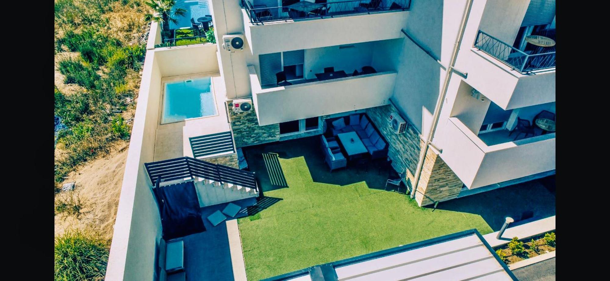 Vip Deluxe Apartment Arian Novalja Eksteriør billede